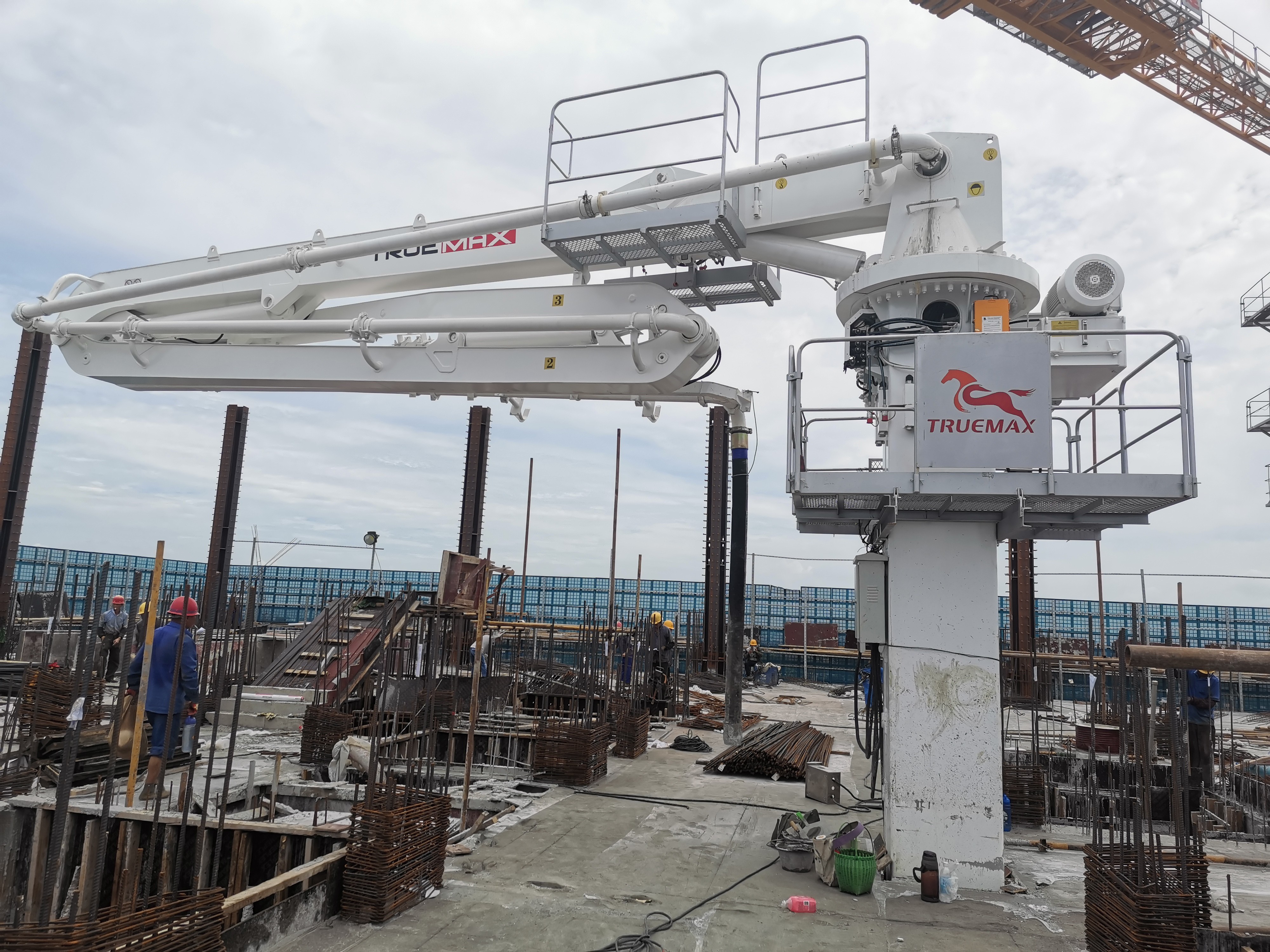 自爬式布料機 自爬式布料機