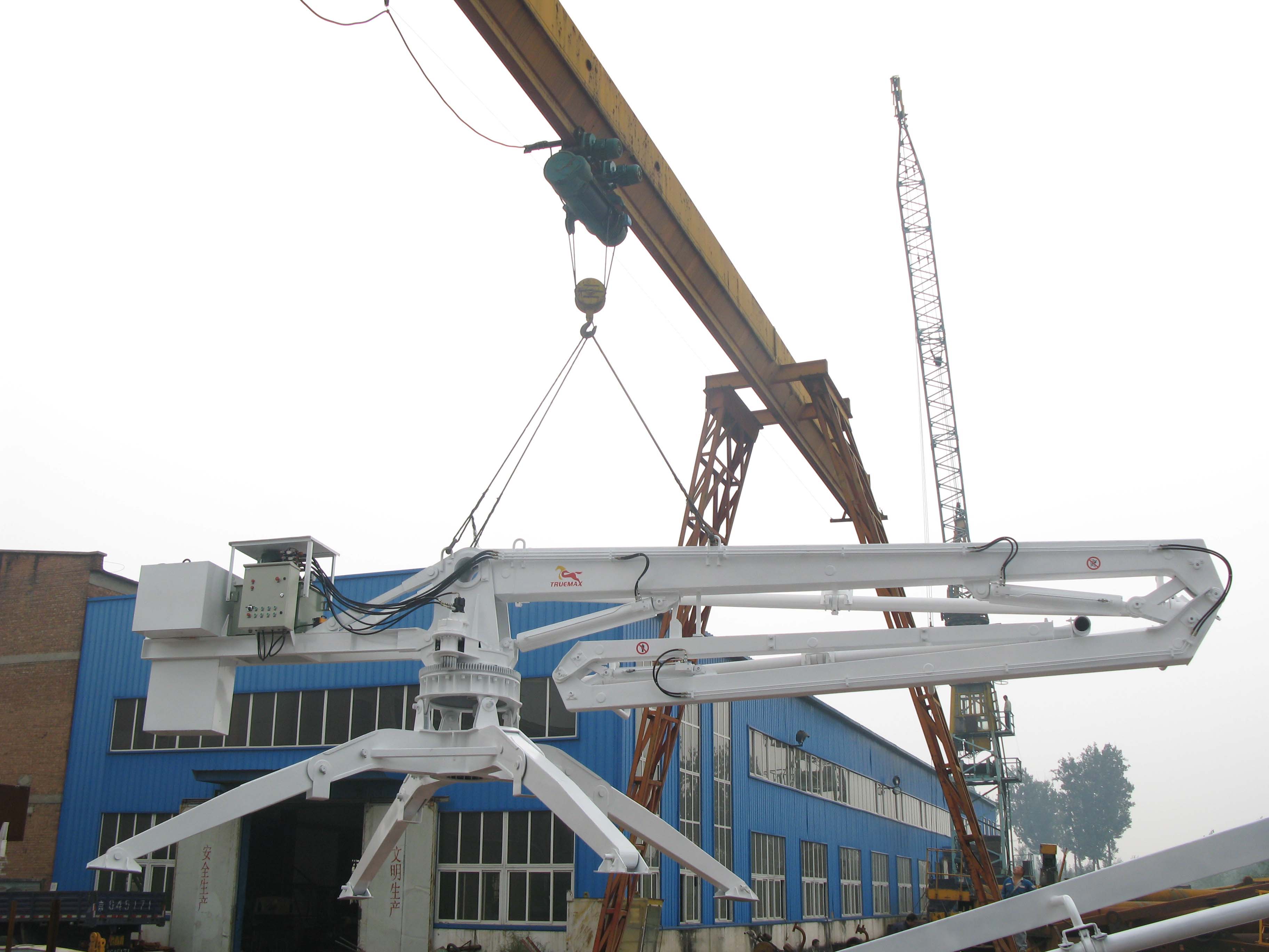 移動(dòng)液壓布料機(jī) 移動(dòng)液壓布料機(jī)