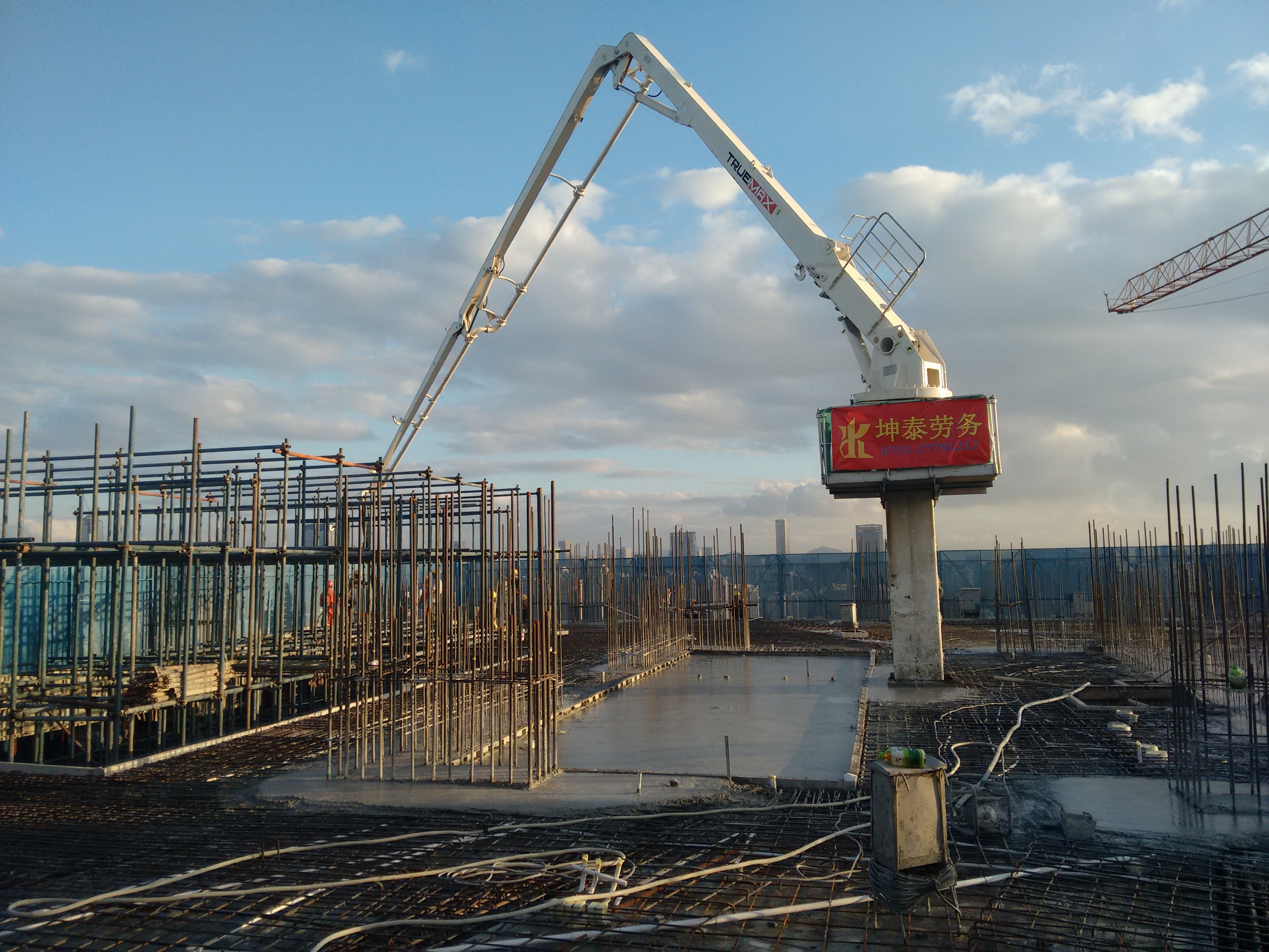 內(nèi)爬式液壓布料機(jī) 內(nèi)爬式液壓布料機(jī)