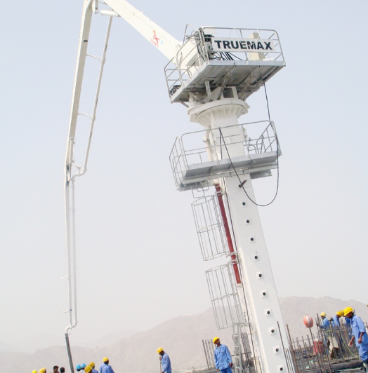 28米電梯井內(nèi)爬布料機(jī) 28米電梯井內(nèi)爬布料機(jī)